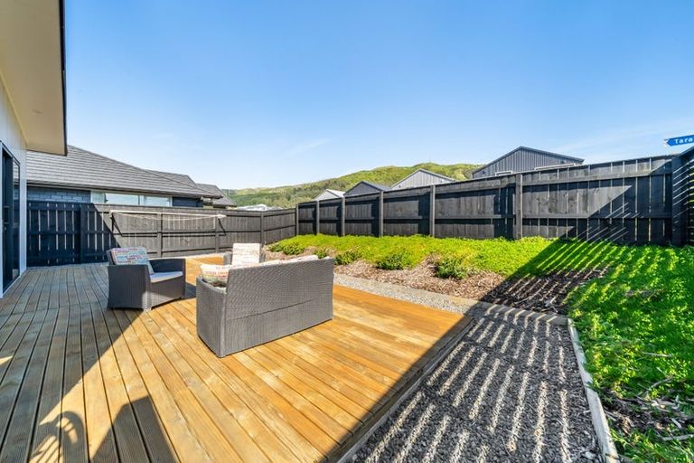 Photo of property in 1 Taraiti Crescent, Kenepuru, Porirua, 5022