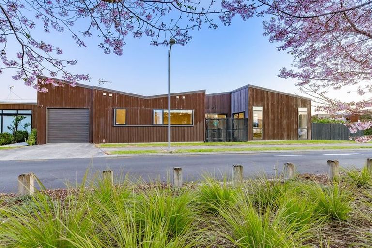 Photo of property in 7 Liberation Road, Papakura, 2110