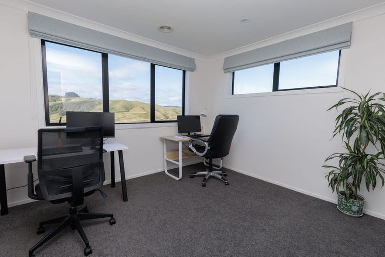 Photo of property in 12 Atherton Terrace, Churton Park, Wellington, 6037