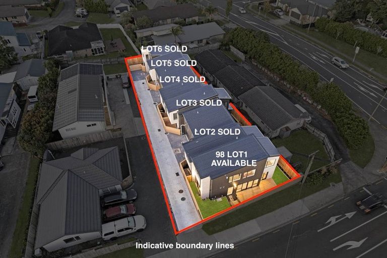 Photo of property in 98a Royal Road, Massey, Auckland, 0614