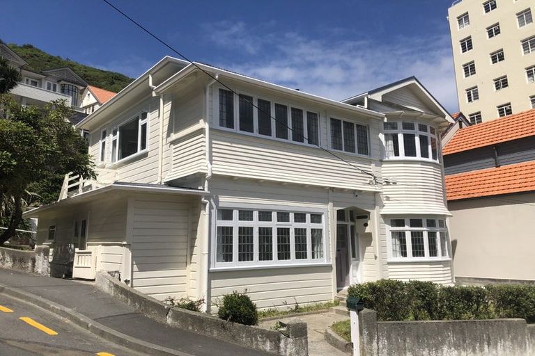 Photo of property in 8 Grass Street, Oriental Bay, Wellington, 6011