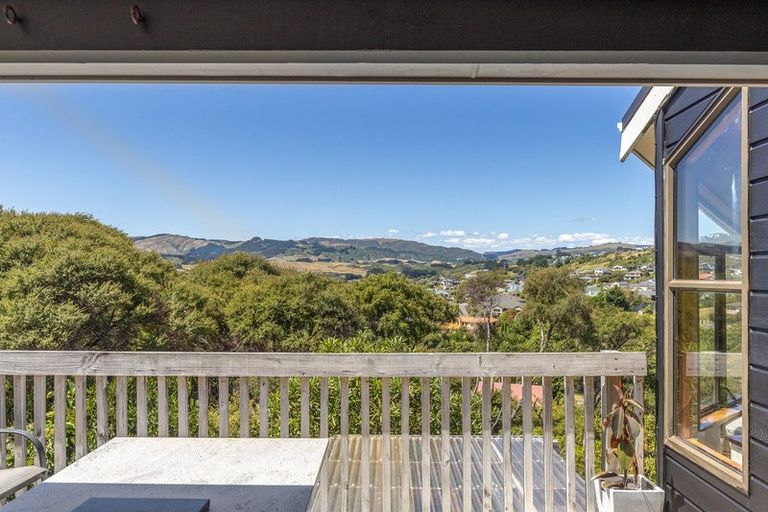 Photo of property in 41 James Cook Drive, Whitby, Porirua, 5024