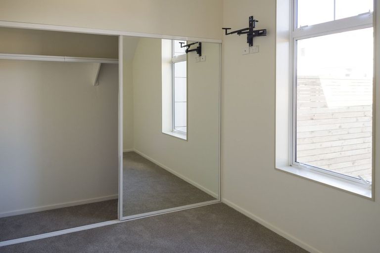 Photo of property in Pirie Street Townhouses, 35u5 Pirie Street, Mount Victoria, Wellington, 6011