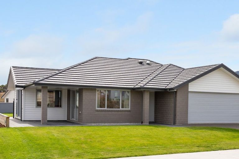Photo of property in 168 Karuhiruhi Street, Waikanae, 5036