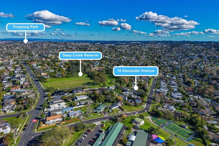 Photo of property in 18 Alexander Avenue, Torbay, Auckland, 0630