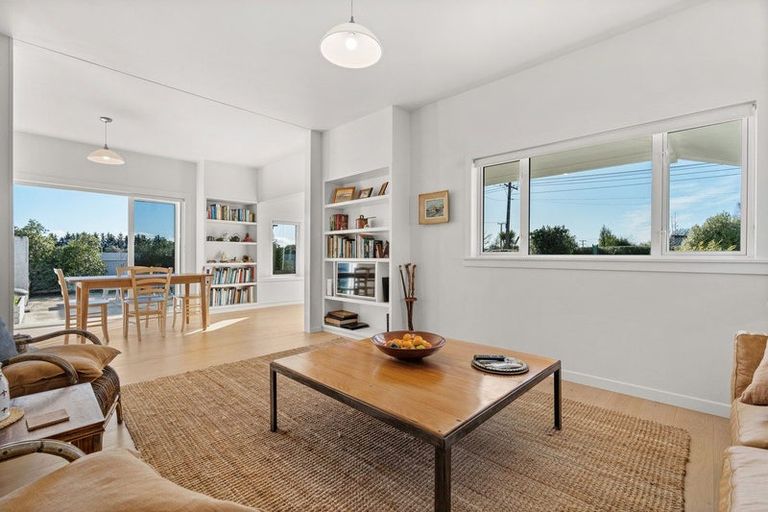 Photo of property in 2 Naples Street, Martinborough, 5711