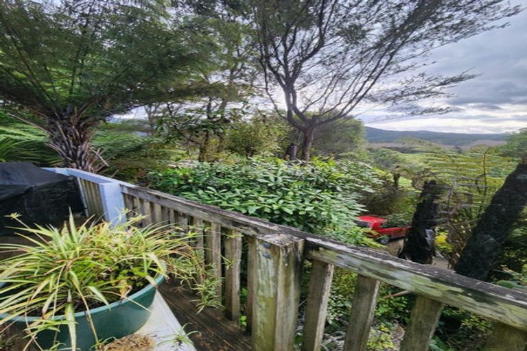 Photo of property in 4 Moana Crescent, Kennedy Bay, Coromandel, 3583