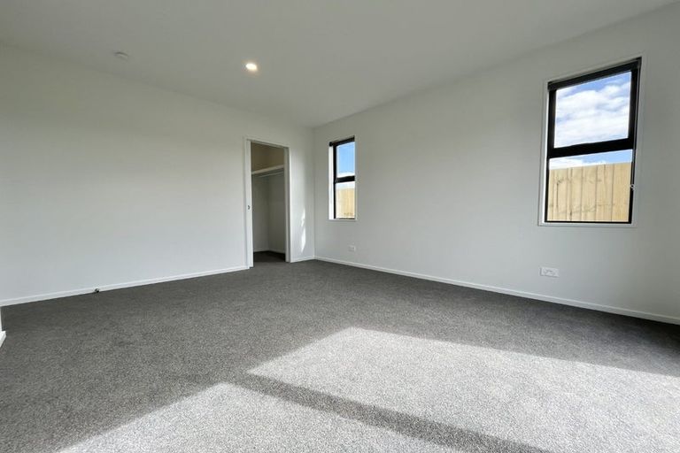 Photo of property in 37 Rita Angus Road, Belfast, 8051