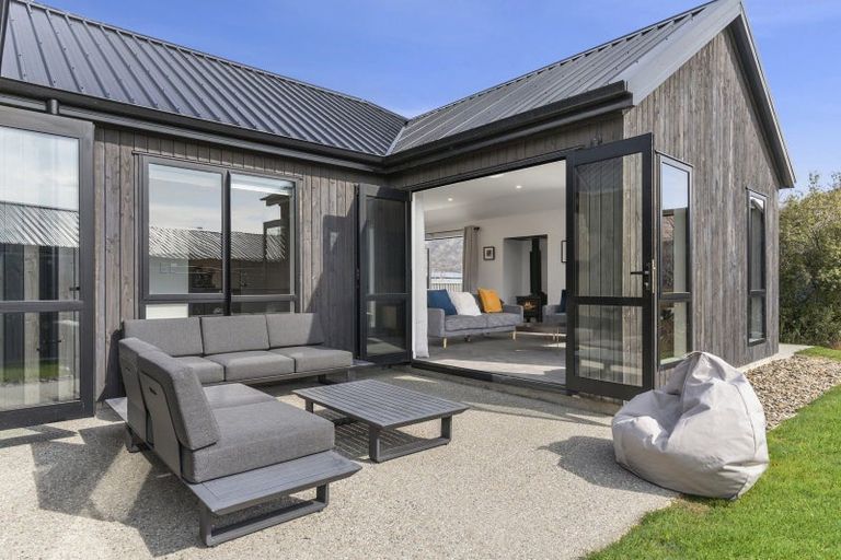 Photo of property in 37 Farrant Drive, Wanaka, 9305