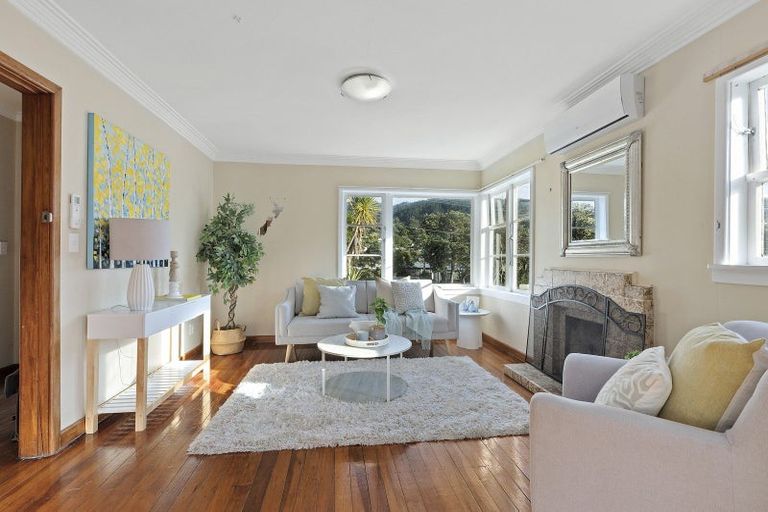 Photo of property in 34 Duncan Street, Tawa, Wellington, 5028