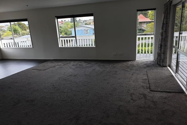 Photo of property in 34 Kemp Road, Massey, Auckland, 0614