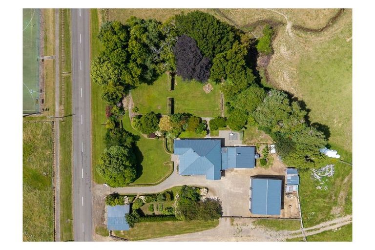 Photo of property in 54 Alfredton Road, Eketahuna, 4900