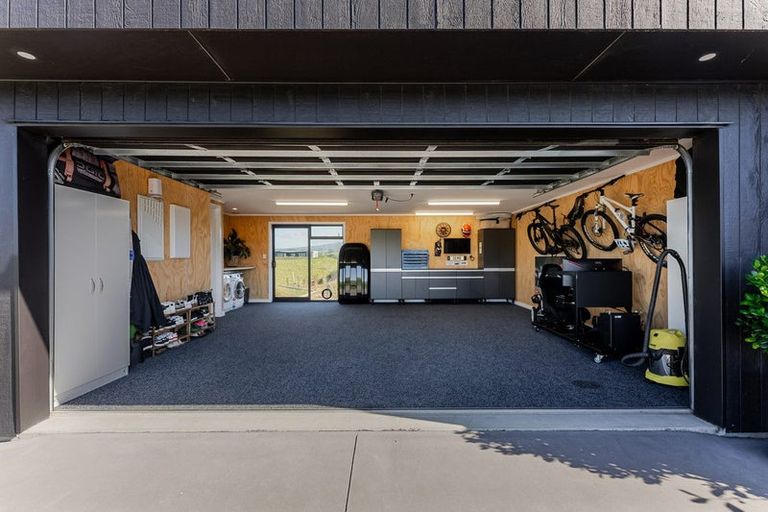 Photo of property in Tapuae, 26 Washer Road, Omata, New Plymouth, 4374