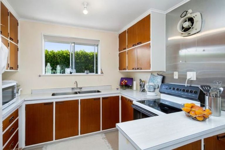 Photo of property in 20a Porutu Street, Fairfield, Lower Hutt, 5011