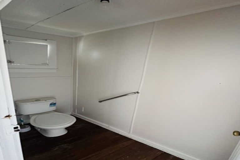 Photo of property in 86 Hinau Street, Castlecliff, Whanganui, 4501