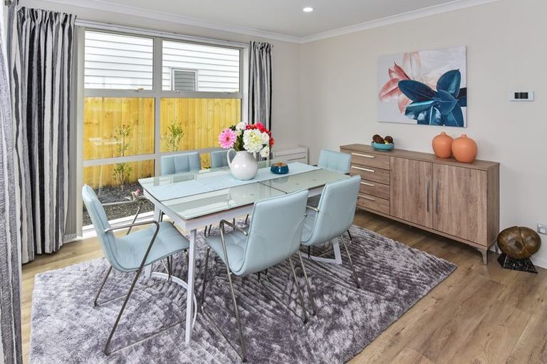 Photo of property in 16 Soaring Bird Drive, Takanini, 2112