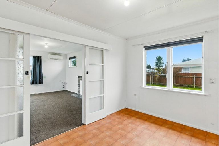 Photo of property in 2 Collingwood Street, Levin, 5510