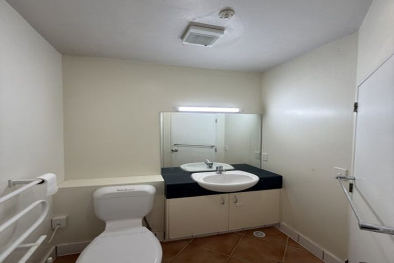 Photo of property in Terrace Tower Apartments, 126 The Terrace, Wellington Central, Wellington, 6011