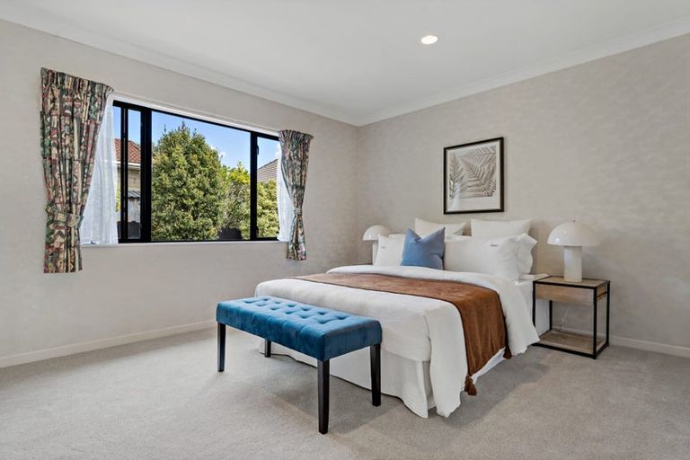 Photo of property in 15 Tumbridge Place, Somerville, Auckland, 2014