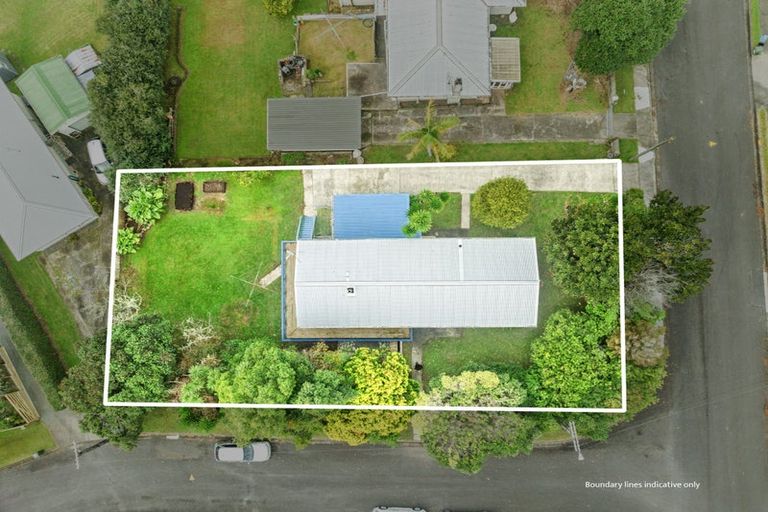 Photo of property in 2 Nikau Place, Parahaki, Whangarei, 0112