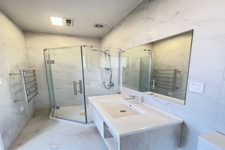 Photo of property in 88b John Downs Drive, Browns Bay, Auckland, 0630