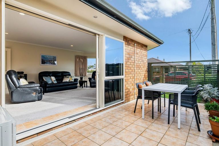 Photo of property in 15 Alice Avenue, Orewa, 0931
