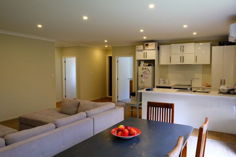 Photo of property in 102u3 Chester Road, Tawa, Wellington, 5028