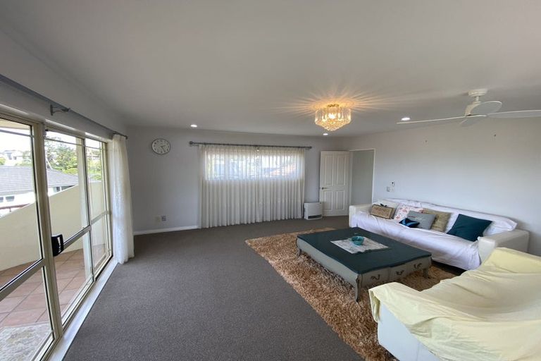 Photo of property in 5 Gretna Green, Browns Bay, Auckland, 0630