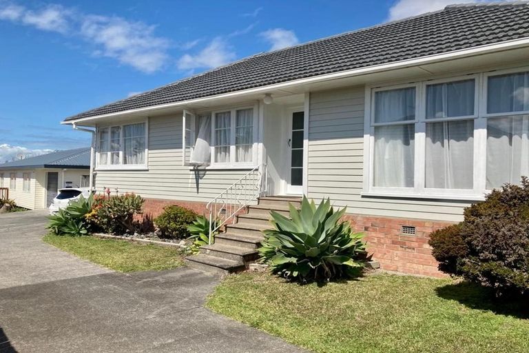 Photo of property in 93 Roberts Road, Te Atatu South, Auckland, 0610