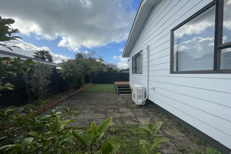 Photo of property in 94 Roberts Road, Te Atatu South, Auckland, 0610