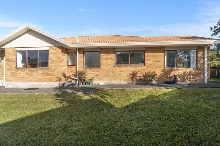 Photo of property in 9 Milan Drive, Glen Eden, Auckland, 0602
