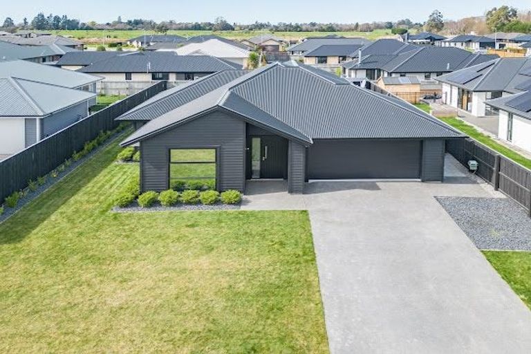 Photo of property in 19 Hickmott Street, Rangiora, 7400