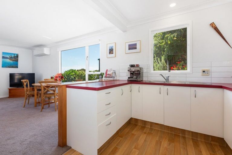 Photo of property in 5 Sunset Terrace, Waikanae Beach, Waikanae, 5036