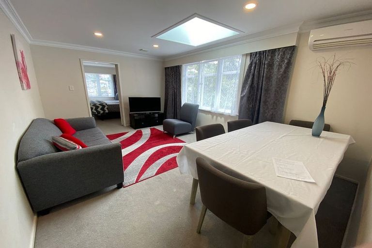 Photo of property in 2 Kopiko Way, Brooklyn, Wellington, 6021