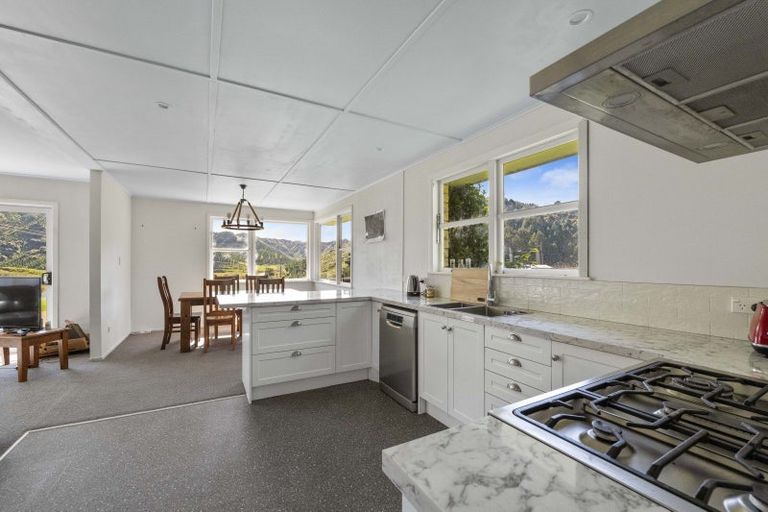 Photo of property in 2560 Rawhitiroa Road, Matemateaonga, Eltham, 4399