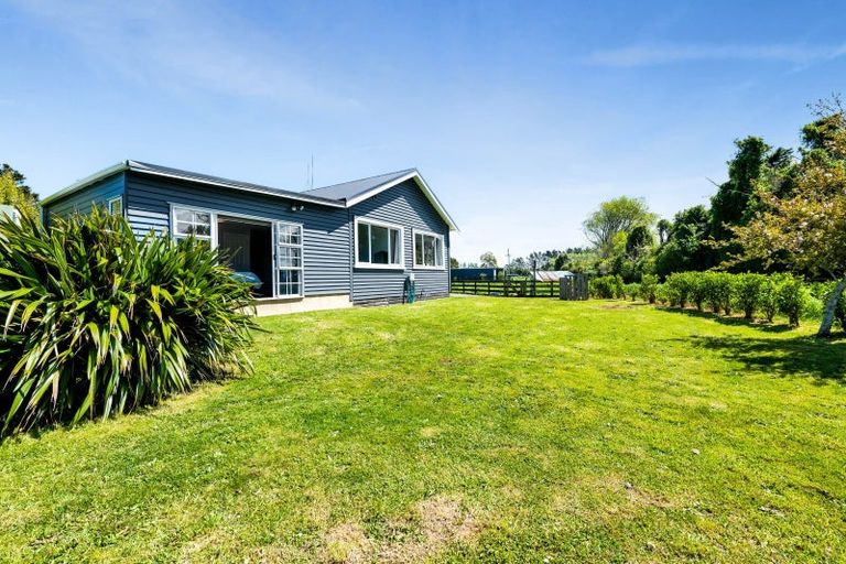 Photo of property in 1233 Egmont Road, Egmont Village, New Plymouth, 4372