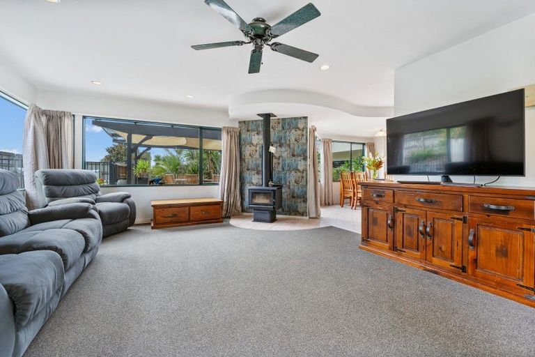 Photo of property in 10 Matarau Road, Matarau, Kamo, 0185