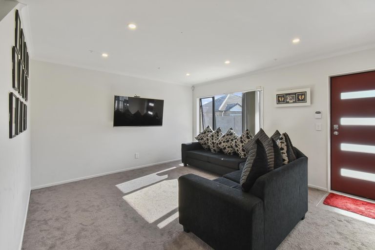 Photo of property in 118b Great South Road, Manurewa, Auckland, 2102