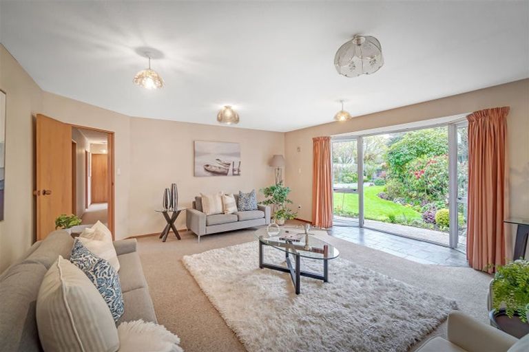 Photo of property in 216 Grahams Road, Burnside, Christchurch, 8053