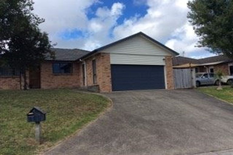 Photo of property in 20 Kathleen Reece Place, Waiuku, 2123