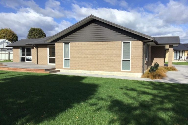 Photo of property in 5 Gladys Place, Levin, 5510