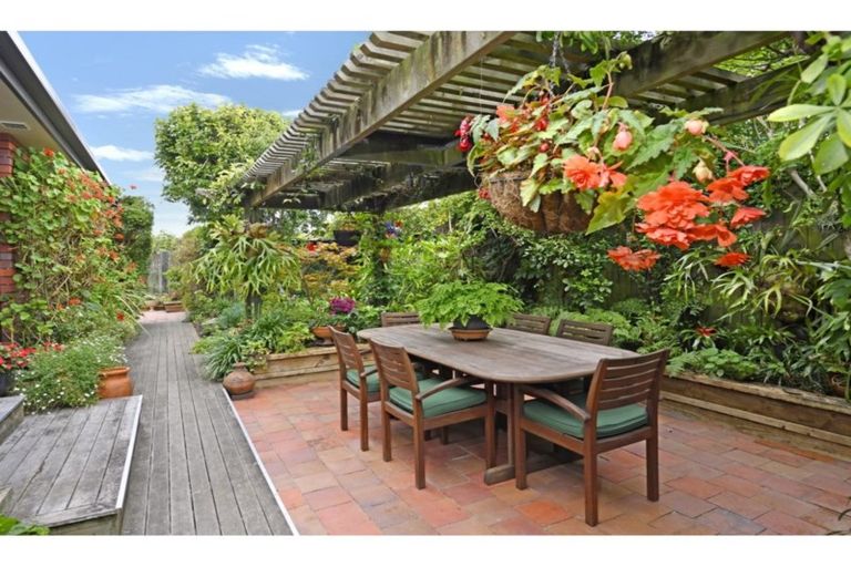 Photo of property in 21 Farnham Drive, Richmond, 7020