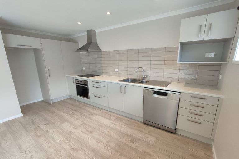 Photo of property in 10 Ridgeview Close, Red Beach, 0932