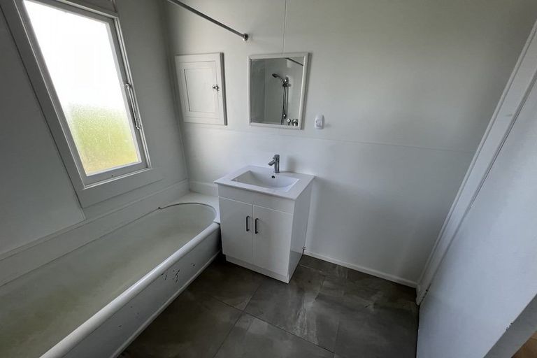 Photo of property in 259 Arapaepae Road, Levin, 5571