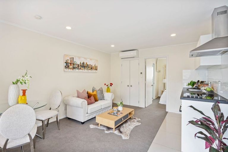 Photo of property in 24a Poruru Close, Papakura, 2110