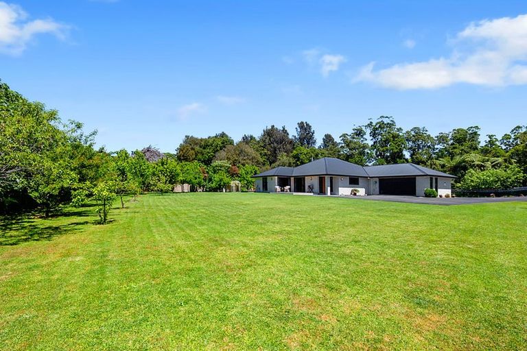 Photo of property in 4 Dunbar Place, Highlands Park, New Plymouth, 4312