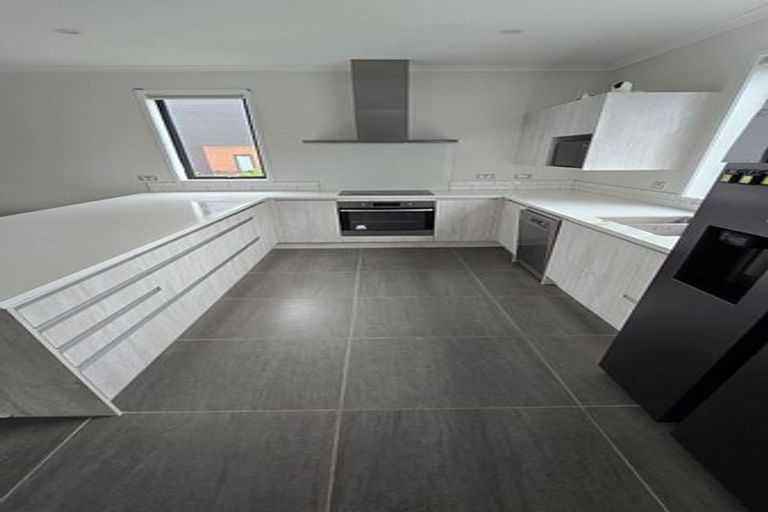 Photo of property in 28 Hobsonville Point Road, Hobsonville, Auckland, 0616