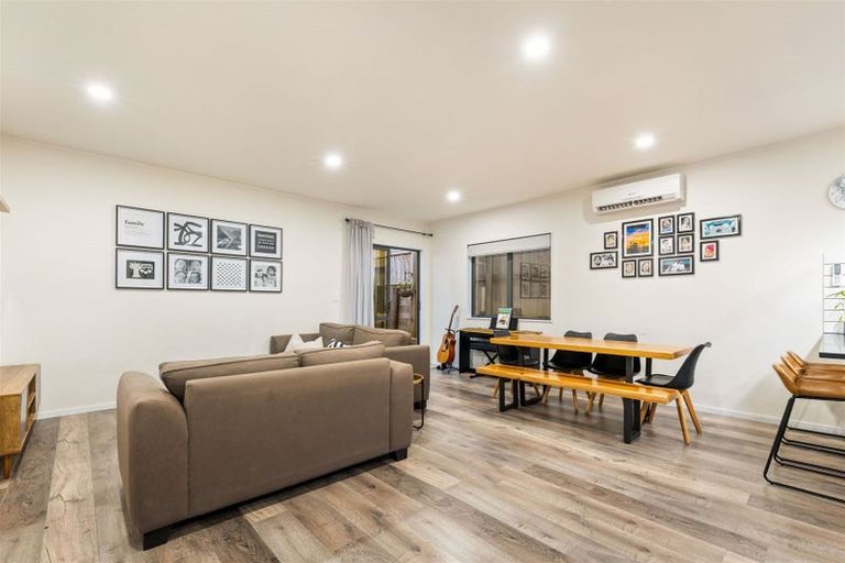 Photo of property in 15a Reynella Drive, Massey, Auckland, 0614