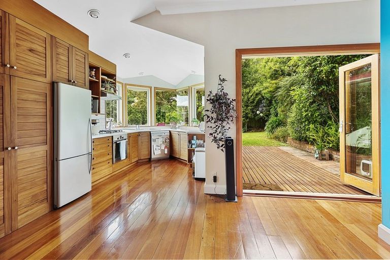 Photo of property in 63 Severn Street, Island Bay, Wellington, 6023