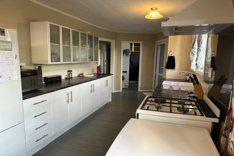 Photo of property in 21 Castle Street, Eltham, 4322